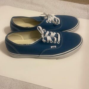 Men’s Vans Off The Wall Skate tennis shoe Size 11
Sneaker